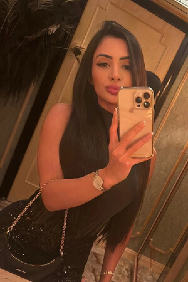 Chanel - Selfie 1